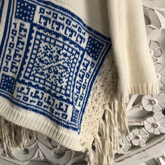 4/$25 ~ 
BOHO FRINGE SWEATER - Picture 3 of 7
